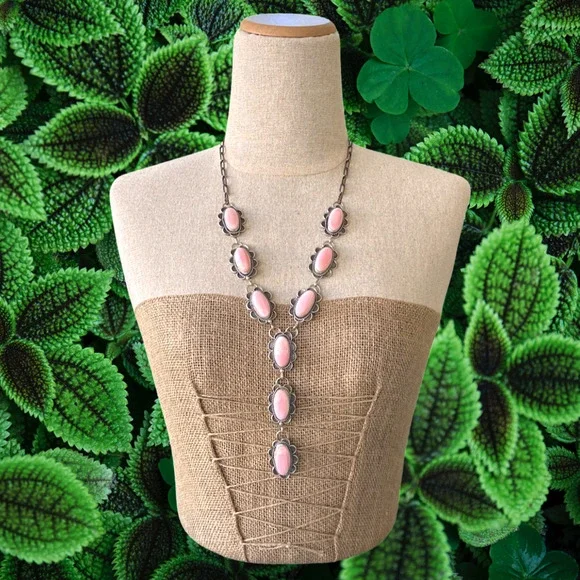 Native American NAVAJO Sterling & Pink Conch Shell Lariat Necklace Signed PN